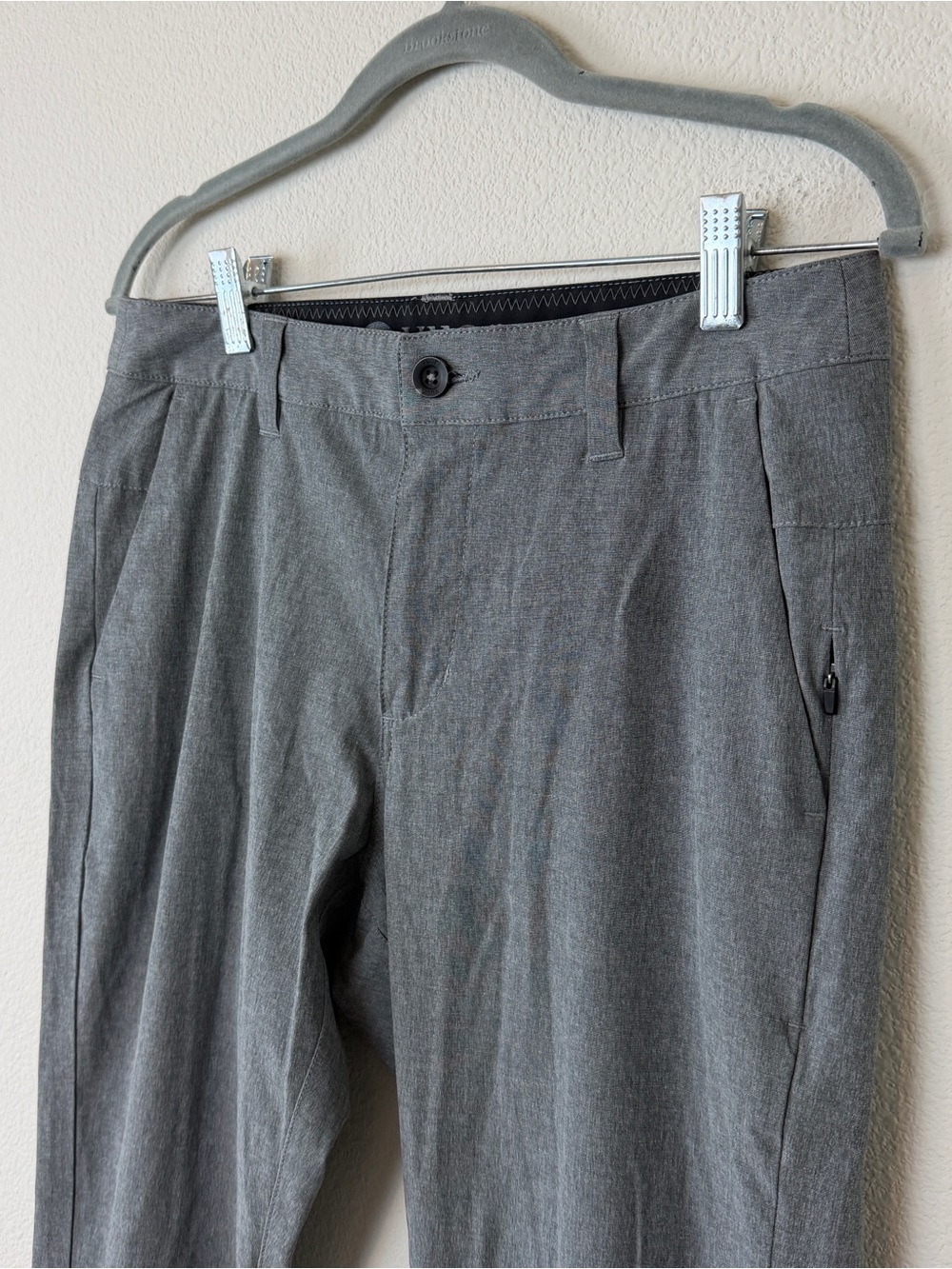 Vuori Aim Pants Men’s 28 Heather Gray Stretch Performance Golf Chino V431 - Picture 5 of 11